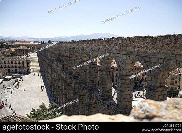 ROMAN AQUEDUCT OF SEGOVIA BUILT IN THE SECOND CENTURY OF OUR AGE, FROM THE YEARS 112 AND 116, WITH 167 ARCHES AND ALMOST 30 METERS HIGH