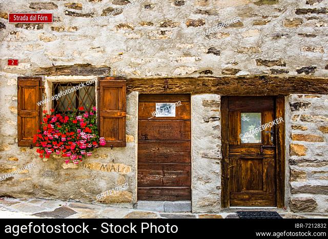Sonogno, characteristic village with old houses and alleys, Ticino, Switzerland, Sonogno, Ticino, Switzerland, Europe
