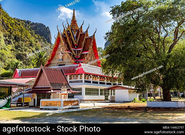 Wat Khao Daeng, Buddhist Temple, Khao Sam Roi Yot National Park, Prachuap Khiri Khan Province, Thailand, Asia