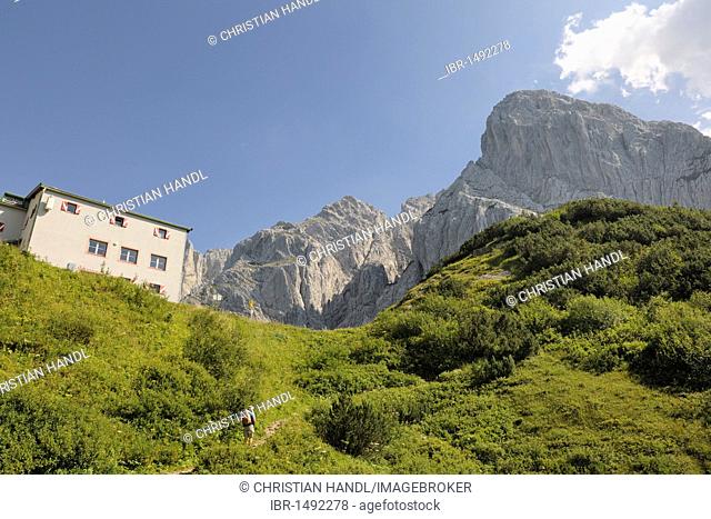 Mt Predigtstuhl and Mt Fleischbank, Stripsenjochhaus, Wilder Kaiser, Tyrol, Austria, Europe