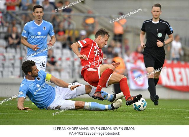 Jan MAUERSBERGER (TSV Munich 1860), action, duels versus Fabian BENKO (FC Bayern Munich), foul. Soccer Regional League North: Bayern Munich II -TSV Munich 1860...