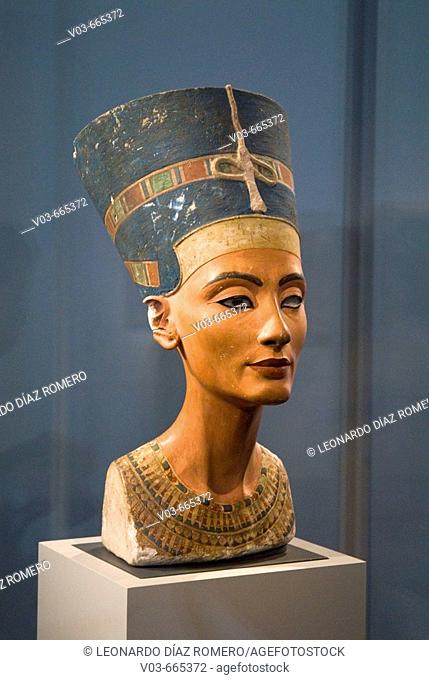 Bust of Queen Nefertiti, painted limestone c. 1350 BC in the Egyptian Museum. Berlin, Germany