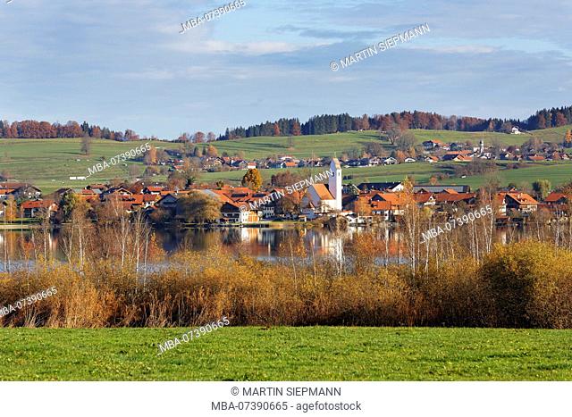Riegsee with village Riegsee and Aidling, Pfaffenwinkel, Upper Bavaria, Bavaria, Germany