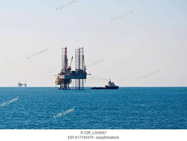 Supply vessel and oil rig