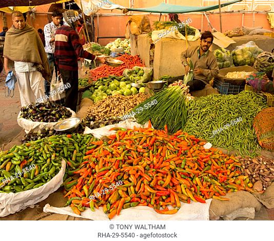 Chandpol Bazaar, Jaipur, Rajasthan, India, Asia