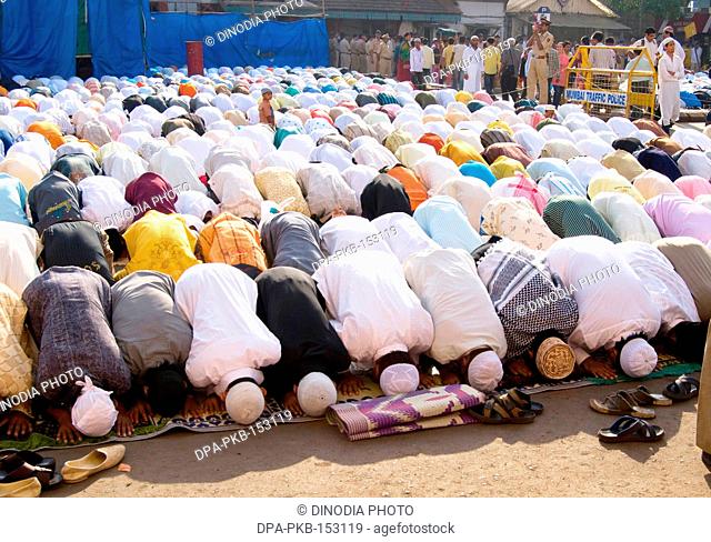 Eid ul fitter namaz at Bandra ; Bombay Mumbai ; Maharashtra ; India