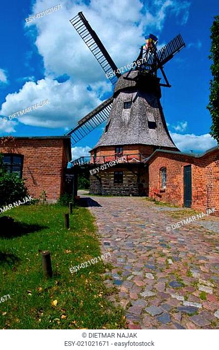 historische Windmühle, Malchow, Mecklenburg Vorpommern, Germany