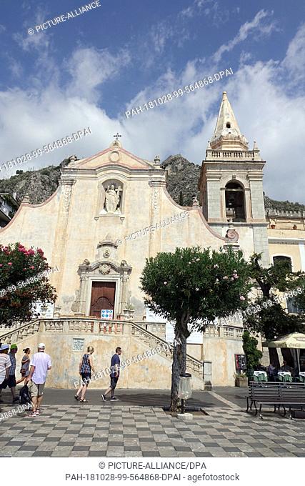 09 September 2018, Italy, Taormina: The church of San Giuseppe in Piazza IX, Aprile and Corso Umberto. San Giuseppe was built at the end of the 17th century in...