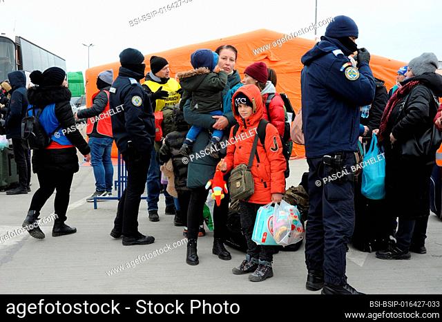 Reception of Ukrainian refugees at the border post of Isaccea - Romania Presence of humanitarian associations on site