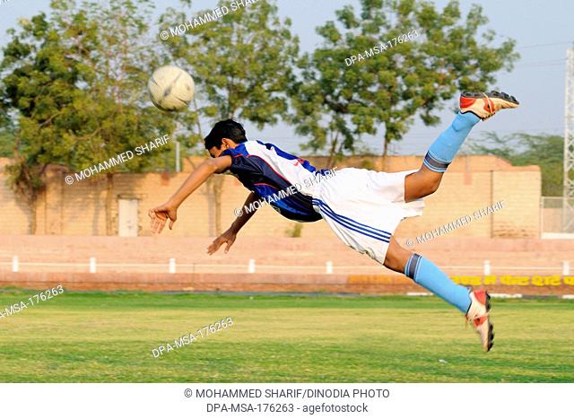 Head kick in football match ; Jodhpur ; Rajasthan ; India MR786