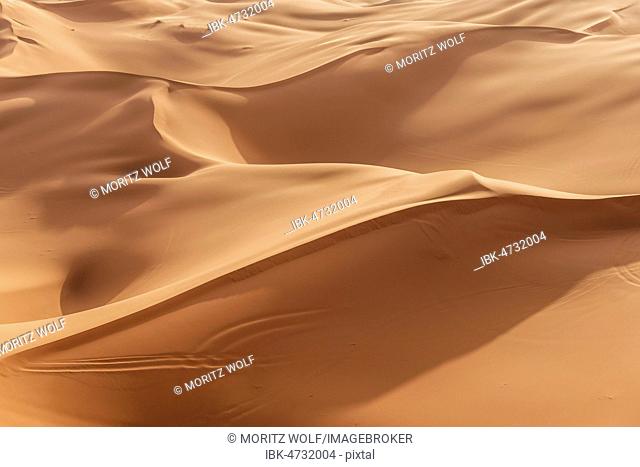 Sand dunes in the desert, dune landscape Erg Chebbi, Merzouga, Sahara, Morocco