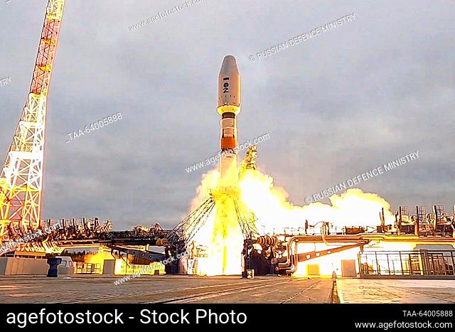 RUSSIA, ARKHANGELSK REGION - OCTOBER 27, 2023: A Soyuz-2.1b rocket booster carrying a spacecraft of the Russian Defence Ministry blasts off from a launch pad of...