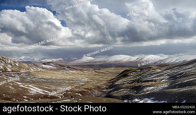 High mountain passes of the Tibetan Plateau, Qinghai Province, China