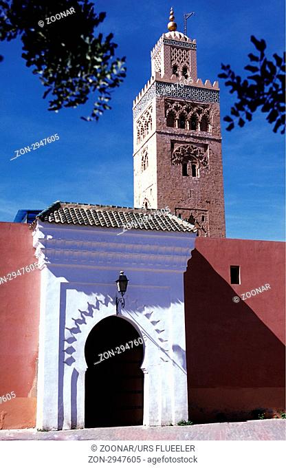Die Moschee Koutoubia in der Altstadt in Marrakesch in Marokko in Nordafrika. Urs Flueeler