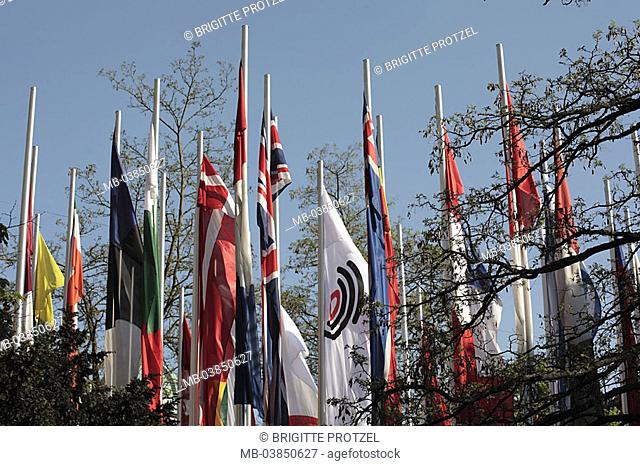 Germany, Bavaria, Munich, European patent-office, park, flags, detail, waiter-Bavaria, German brand-office, DPMA, trees, park, flagpoles, flags, concept