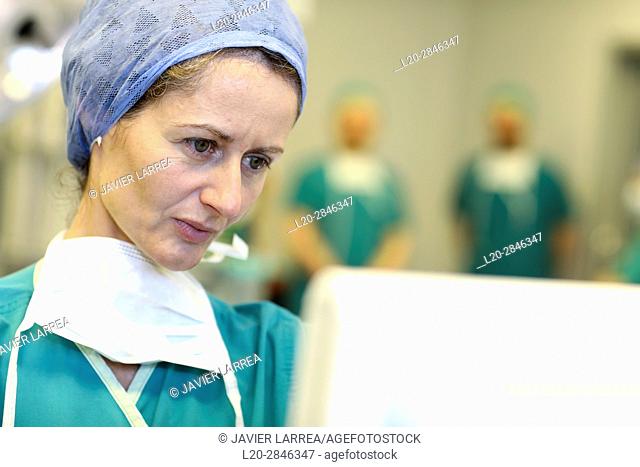 Surgeon, Surgery, Operating room, Hospital, Spain