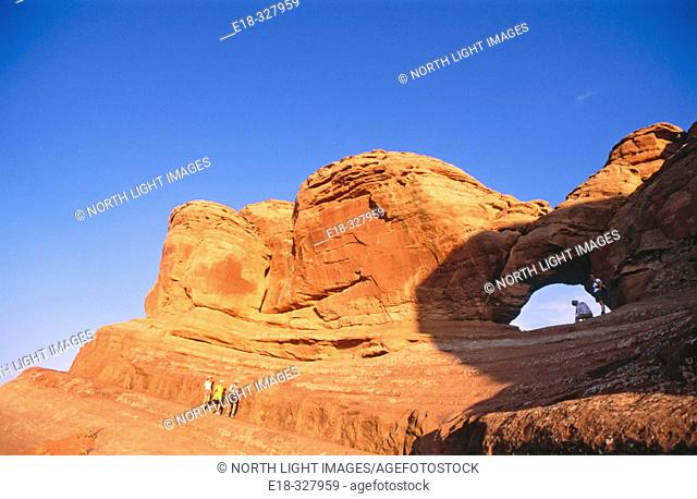 USA, Utah, Moab. An arch beside the trail en route to Delicate Arch. Arches National Park