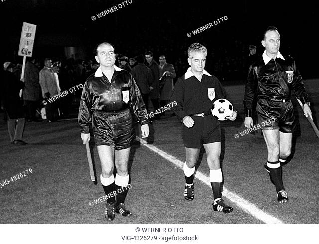 Fussball, Europapokal der Pokalsieger, Achtelfinale, Rueckspiel, Saison 1966/1967, Stadion Rote Erde in Dortmund, Borussia Dortmund gegen Glasgow Rangers 0:0