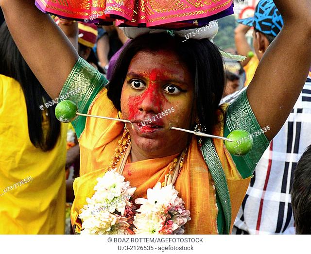 Bizarre scenes at the annual Hindu Thaipusam festival in KL, Malaysia