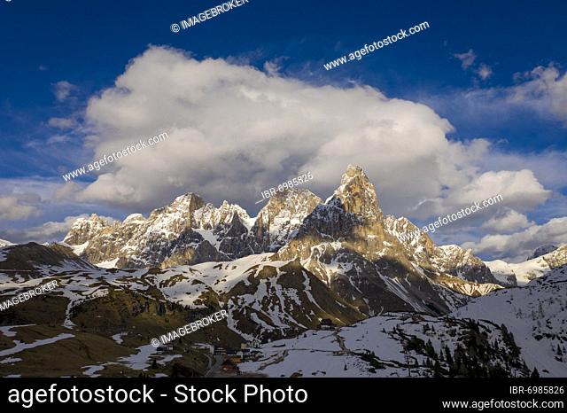 View of Gruppo del Sasso Lungo South Tyrol, the Dolomites, Sellapass, big Dolomitenstrasse, Langkofelgruppe, Europe, Northern Italy, Alto Adige, alps
