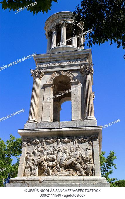 Cenotaph of Glanum, roman ruins in Saint-Remy-de-Provence, Arles district, Bouches-du-Rhône department, Provence-Alpes-Côte d'Azur region, France, Europe
