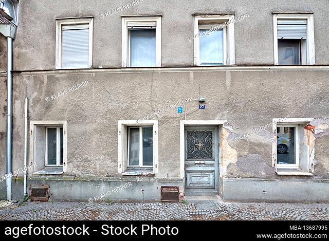 House facade, vacancy, weathered, door, window, entrance, Amberg, Upper Palatinate, Bavaria, Germany, Europe