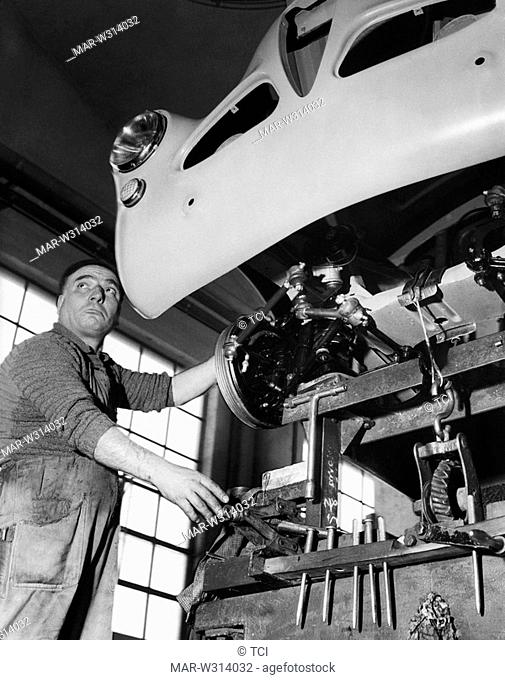 reparto montaggio motori dell'alfa romeo di milano, 1956
