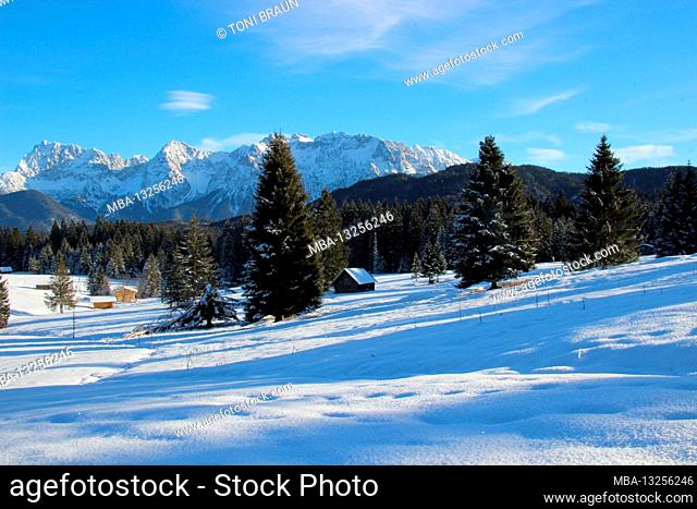 Winter hike near Mittenwald, near Elmau, Klais, Europe, Germany, Bavaria, Upper Bavaria, Werdenfels, winter, penumbra, atmospheric, Karwendel Mountains
