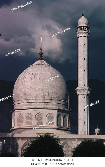 Hazrat bal masjid dargah , srinagar , jammu and kashmir , india