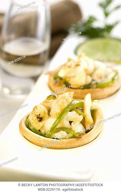 Tartaleta de bacalao, pimiento verde y alioli