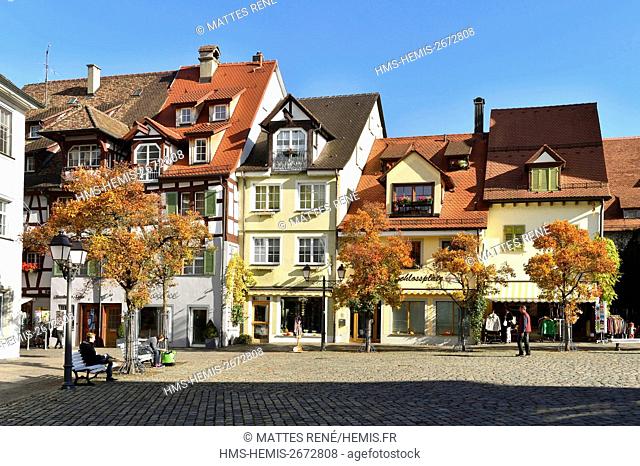 Germany, Baden Wurttemberg, Lake Constance (Bodensee), Meersburg, Schlossplatz Castle square)