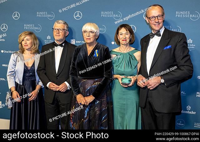 29 April 2022, Berlin: Friedrich Merz (r-l), Chairman of the CDU), his wife Charlotte Merz, Claudia Roth (Bündnis 90/Die Grünen), Andrij Melnyk