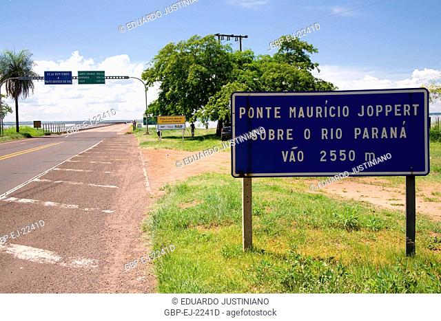 Boundary São Paulo - Mato Grosso do Sul and Bridge Maurício Joppert, Presidente Epitácio, São Paulo, Brazil
