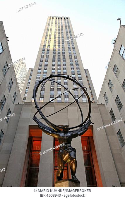 Atlas statue, Rockefeller Center in Manhattan, New York City, New York, USA