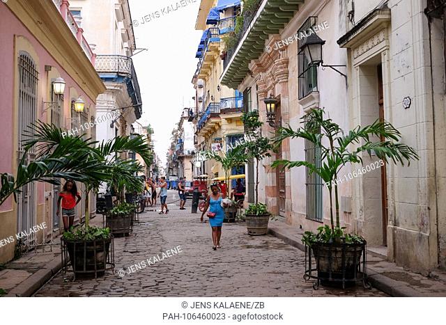 23.06.2018, Cuba, Havana: An alley leads to Plaza Vieja in the old town. In Havana is the largest surviving colonial city in Latin America