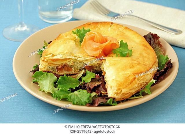 Puff pastry with salmon and scallops