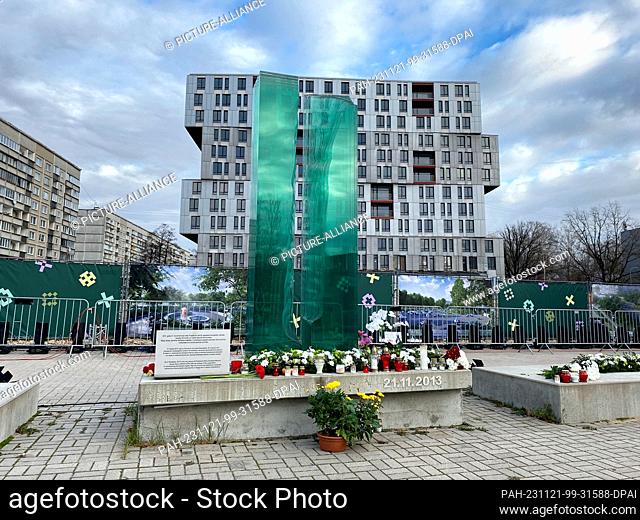 21 November 2023, Latvia, Riga: The memorial to the victims of the Riga collapse tragedy. Ten years after the collapse of a supermarket roof in the Latvian...
