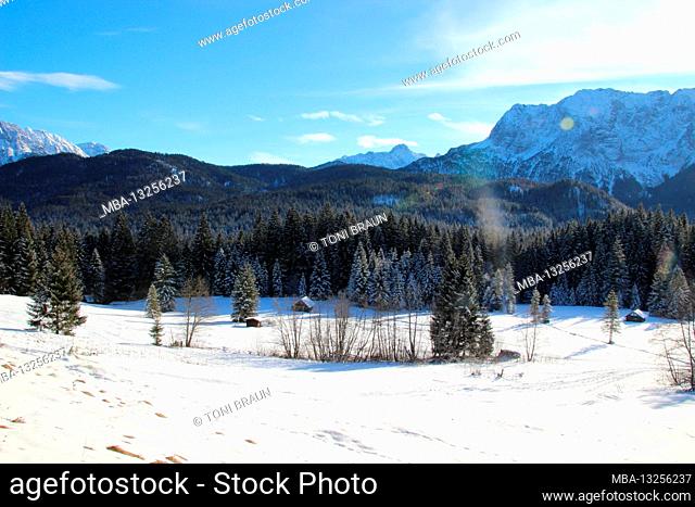 Germany, Bavaria, mountains, Wetterstein Mountains, Hirzeneck, winter scenery, Upper Bavaria, mountain landscape, scenery, mountains, forest, hay barn, snow