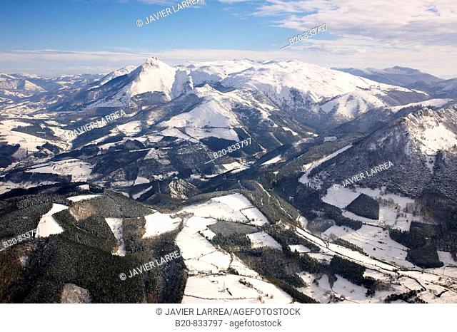 Txindoki mountain, Aralar mountain range, snow, Lazkaomendi. Guipuzcoa, Basque Country, Spain