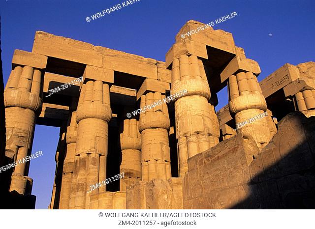 EGYPT, NILE RIVER, LUXOR, TEMPLE OF LUXOR, COURT OF AMENOPHIS III