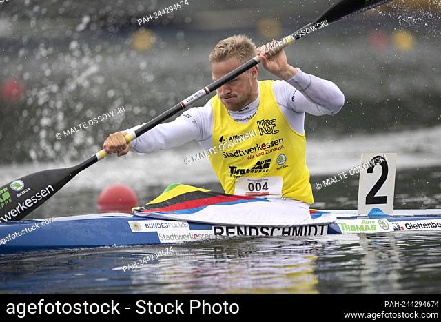 Max RENDSCHMIDT (KG Essen) men's canoe K1, action, the finals 2021 in the disciplines canoe, SUP, canoe polo from 03.06.-06.06.2021 in Duisburg