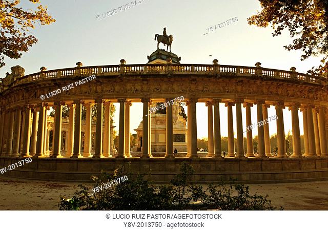 Spain. Madrid. El Retiro Park. Monument to the King Alfonso XII (1914), great colonnade. Work of Jose Grases