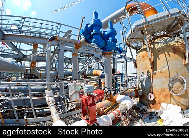 Installation of valves, valves and metering devices at service areas of new refinery comlex