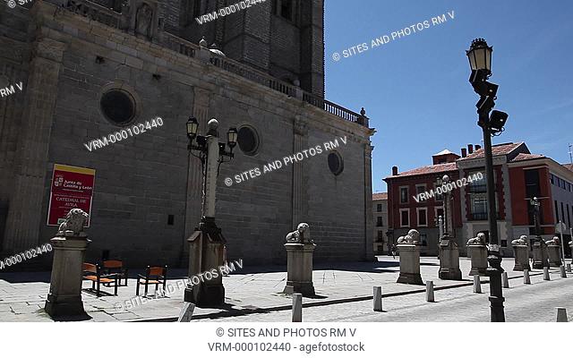 PAN. Daylight. The stone lions protecting the entrance to the Cathedral of Avila. The construction of the cathedral lasted from the 12th to the 16th century