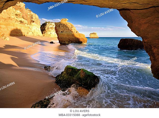 Portugal, Algarve, view from a rock pit on Praia da Marinha