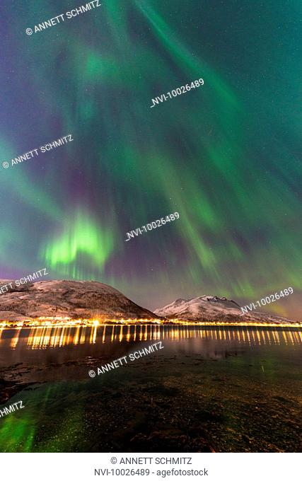Aurora borealis, Kaldfjord at Kvaløya, Norway