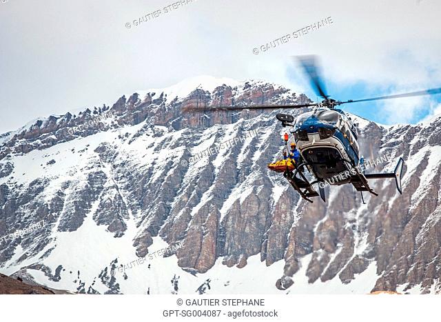 TRANSPORTING THE BODIES OF VICTIMS OF THE CRASH OF GERMANWINGS AIRLINE'S AIRBUS A320, LE VERNET, SEYNE LES ALPES (04), FRANCE