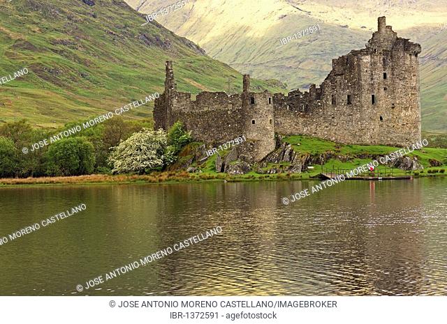 Kilchurn Castle, Loch Awe, Argyll and Bute, Highlands, Scotland, United Kingdom, Europe