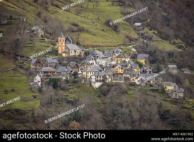Views of Canejan from the path to the Carlac beech forest, leaving the town of Bausen (Aran Valley, Catalonia, Spain, Pyrenees)