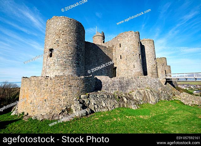 Die Burg Harlech in Nordwales an einem sonnigen Tag